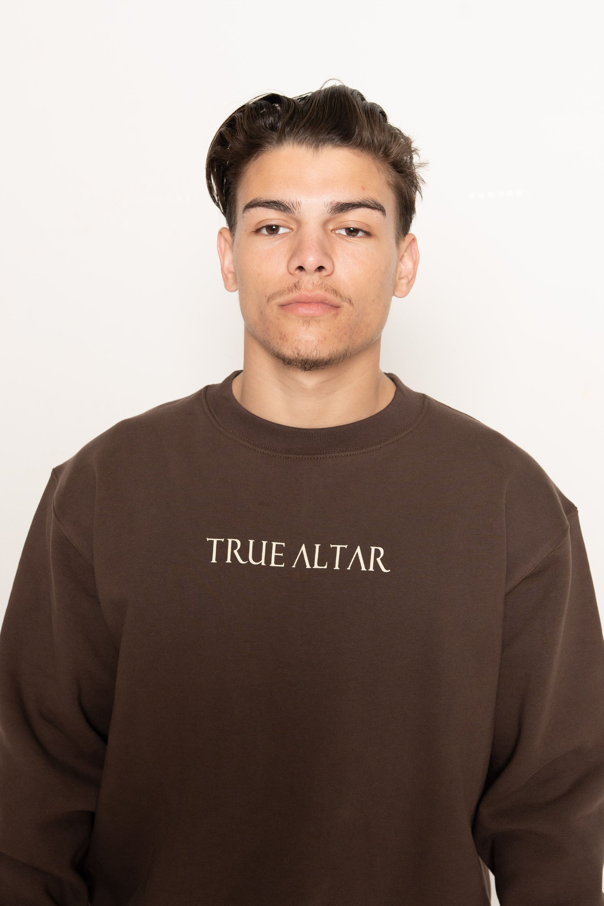 True Altar Essential Crew – Chocolate