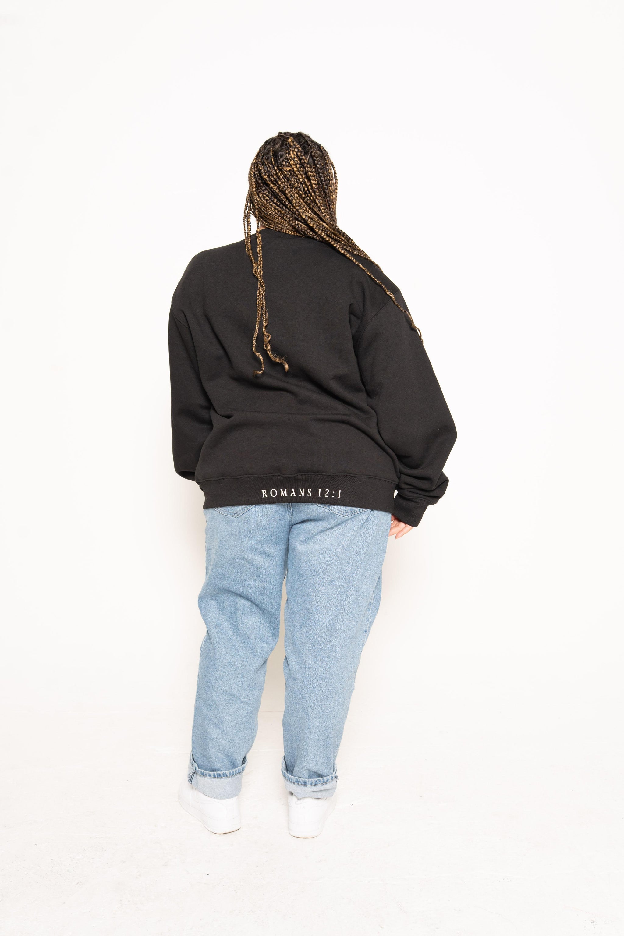 True Altar Essential Crew – Black