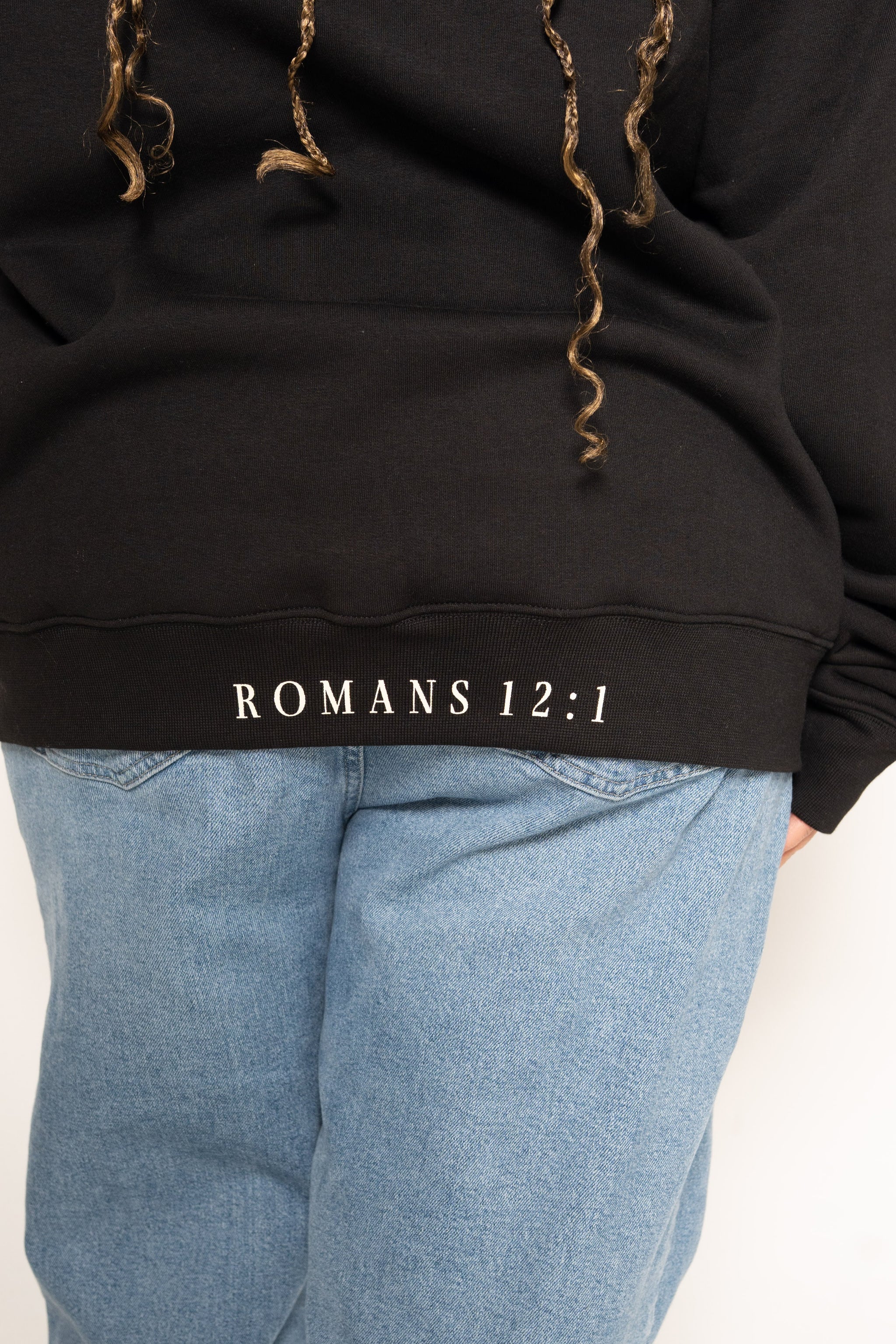 True Altar Essential Crew – Black