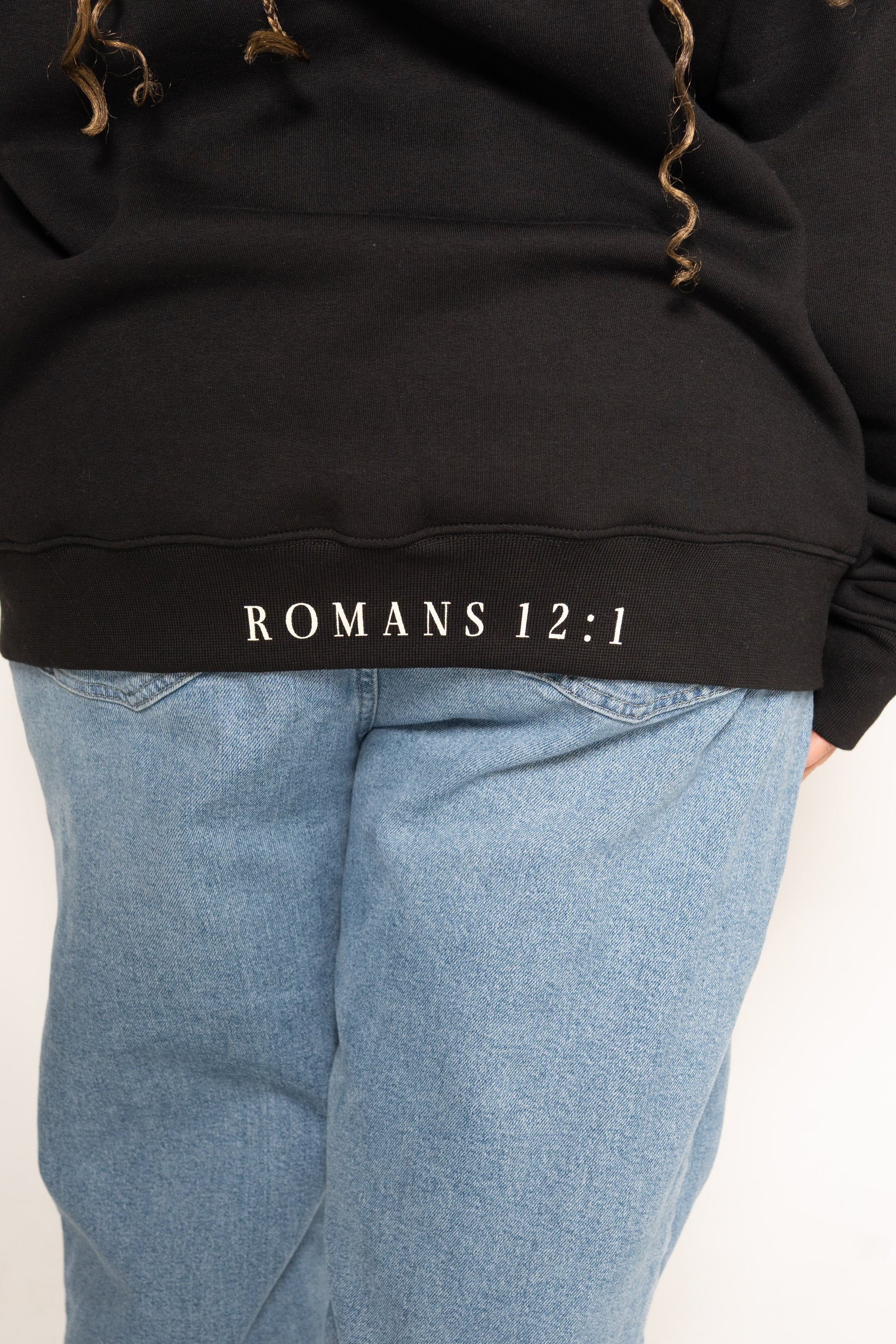 True Altar Essential Crew – Black