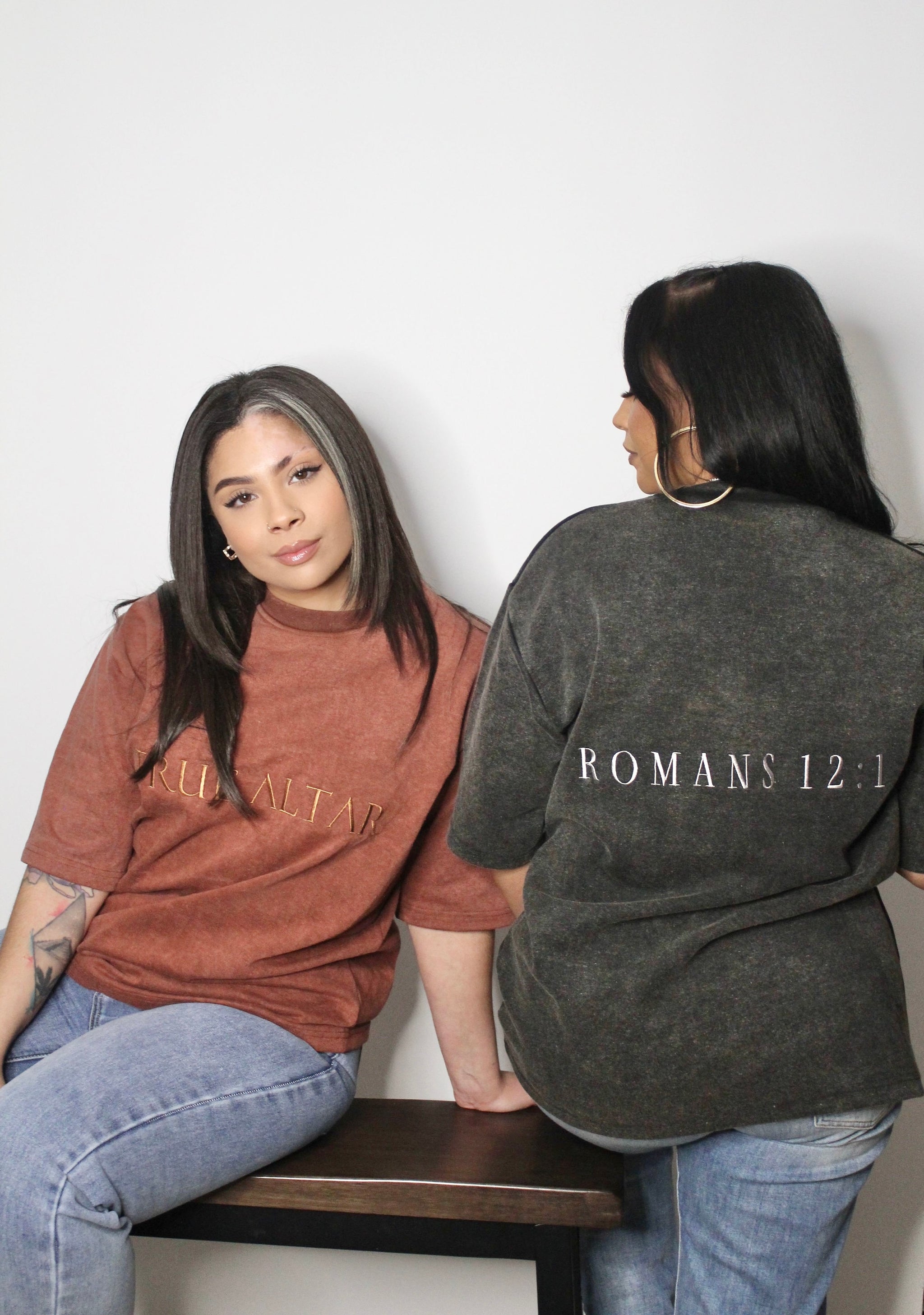 True Altar Signature Vintage-Wash Tshirt (Bronze)